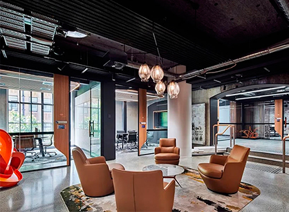 塑造一個時尚且具有獨特美感的辦公室裝修設(shè)計空間——Built工程公司